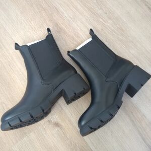 Brand new black bootie